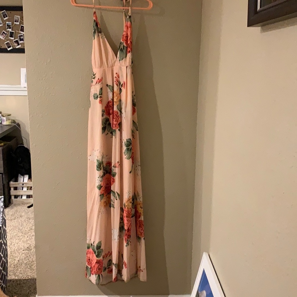 Like new floral Showpo dress! Only worn once!